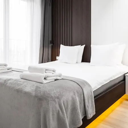 Househost Miodowa 42 20