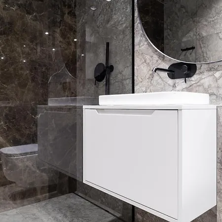 Househost Miodowa 42 20 *